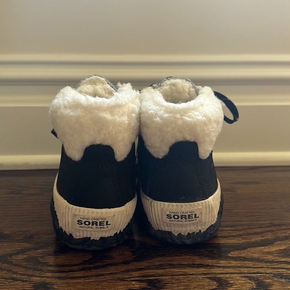 Sorel Waterproof Faux Fur Lined Boot Size 6 - Picture 9 of 12